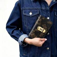 1pc Money Saving Box, Can Hold 100 Banknotes, Comes With Coin Purse & Savings Handbook, Fun Design, Can Store Paper Money, Envelopes, Fashionable & Practical, Includes Savings Notebook For Home Management, Large Capacity, With Dial Lock, Can Be Used As Photo Album/3-Ring Binder Album