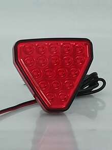 19颗LED三角形汽车尾门刹车灯倒车转向灯遥控适用于轿车、卡车、越野车