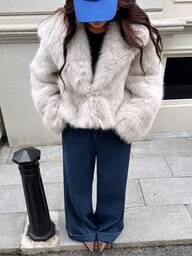 Abrigo corto de efecto de piel de zorro artificial de camellia de moda para otoño/invierno, con cuello de piel sintética juvenil