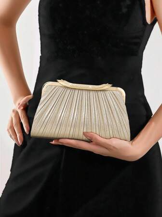 YMI STYLE Glamorous Luxury Pleated Glitter Material, Fashionable Metal Bar Design Evening Clutch, Shimmering Chain Strap, Perfect For Elegant Occasions, Ideal Wedding And Party Accessory. Party Clutch Suitable For Parties, Weddings, Balls, Galas/Banquets, Can Be Paired With Holiday Party Dresses, Evening Gowns And Sequin Dresses, Matching Perfectly With Ball Accessories And Bridesmaid Outfits.
