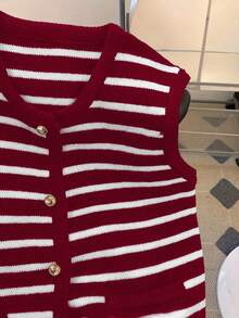 Plus Size Women's Red Contrast Stripe Metal Button Casual Knit Vest, Suitable For Christmas - Red - View 3