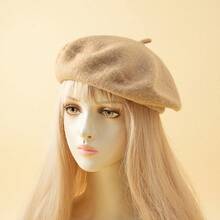 قطعة واحدة من قبعة بيريه متعددة الألوان قابلة للطي للخريف والشتاء - تتميز بنمط أحادي اللون بسيط في أنماط الكاجوال والشارع والأناقة والأدب الياباني؛ مصنوعة بعناية من خليط صوفي عالي الجودة مع تفاصيل خياطة دقيقة وتصميم ملائم ناعم للراحة طوال اليوم - أخضر عسكري - مشاهدة 3