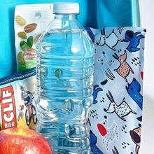 Fit & Fresh Cool Coolers by Paquete de 2 Unidades de Hielo Suave, Nailon elástico Flexible, Bolsas de Hielo Reutilizables para loncheras y enfriadores, Rayas de Unicornio(Perros felices) - Multicolor - Ver 7