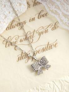 A Fashionable, Simple And Versatile Women's Necklace With Inlaid Rhinestones And A Three-Dimensional Bow - Silver - View 2