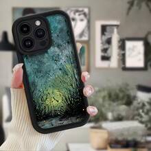 Cubierta de telefono con borde negro y diseño artístico de bosque mágico con luces doradas y siluetas de plantas para iPhone 14 Pro Max ideal para uso diario y estilo urbano - Burdeos - Ver 2