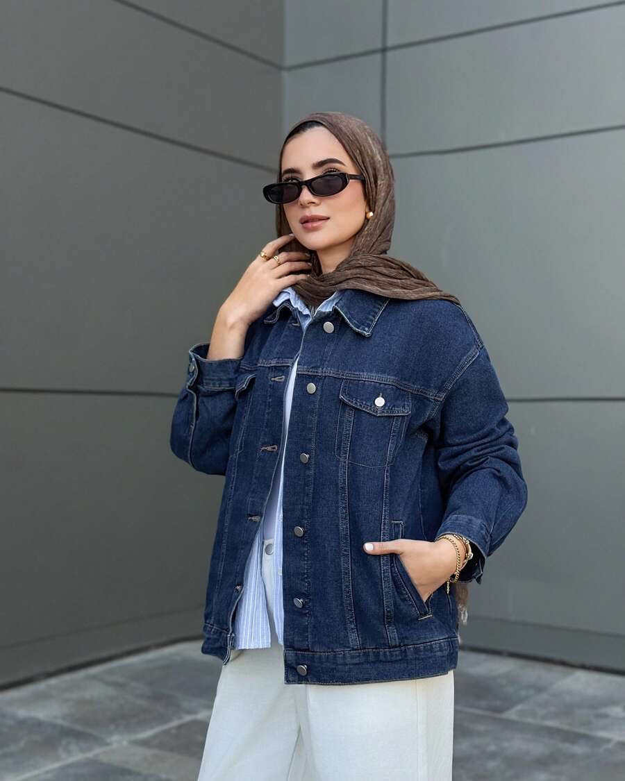 DAZY 女款落肩長袖口袋寬鬆休閒牛仔外套,春秋季女裝,端莊時尚校園風 - 深色水洗藍 - 查看 1