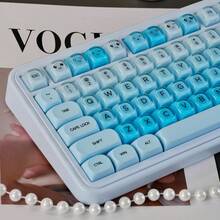 132 Keys PBT Blue Jelly Keycaps Set With Moa Profile Designed For 61/64/87/104/108 Layout Mechanical Keyboards Compatible With Cherry MX Switches Durable High-Quality Keycap Replacement For Gaming And Typing Applications Enhanced Tactile Feel And Aesthetic Appeal - 藍色 - 查看 1