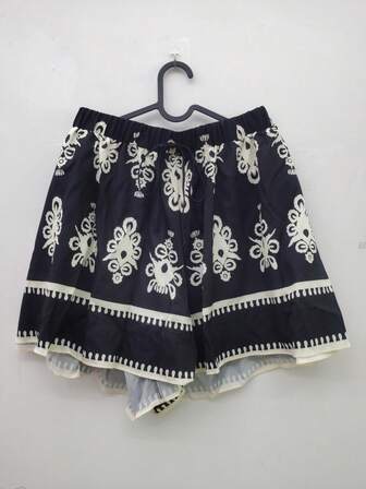 大码女式印花松紧腰抽绳休闲短裤，适合日常外出、居家休闲、通勤、朋友聚会、办公室、度假和节日穿着