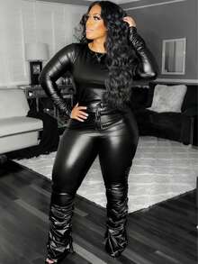 GLOURI Women's Black PU Leather Jumpsuit - Long Sleeve Ruched Bodycon With Flared & Slit Legs | Edgy Nightclub & Party Outfit For Evening Events - 黑色 - 查看 2