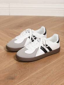 Zapatos casuales de suela blanda con estilo retro para hombres, zapatillas deportivas ligeras con cordones y puntera redonda para mujeres, adecuadas para usar en todas las estaciones - Blanco - Ver 6