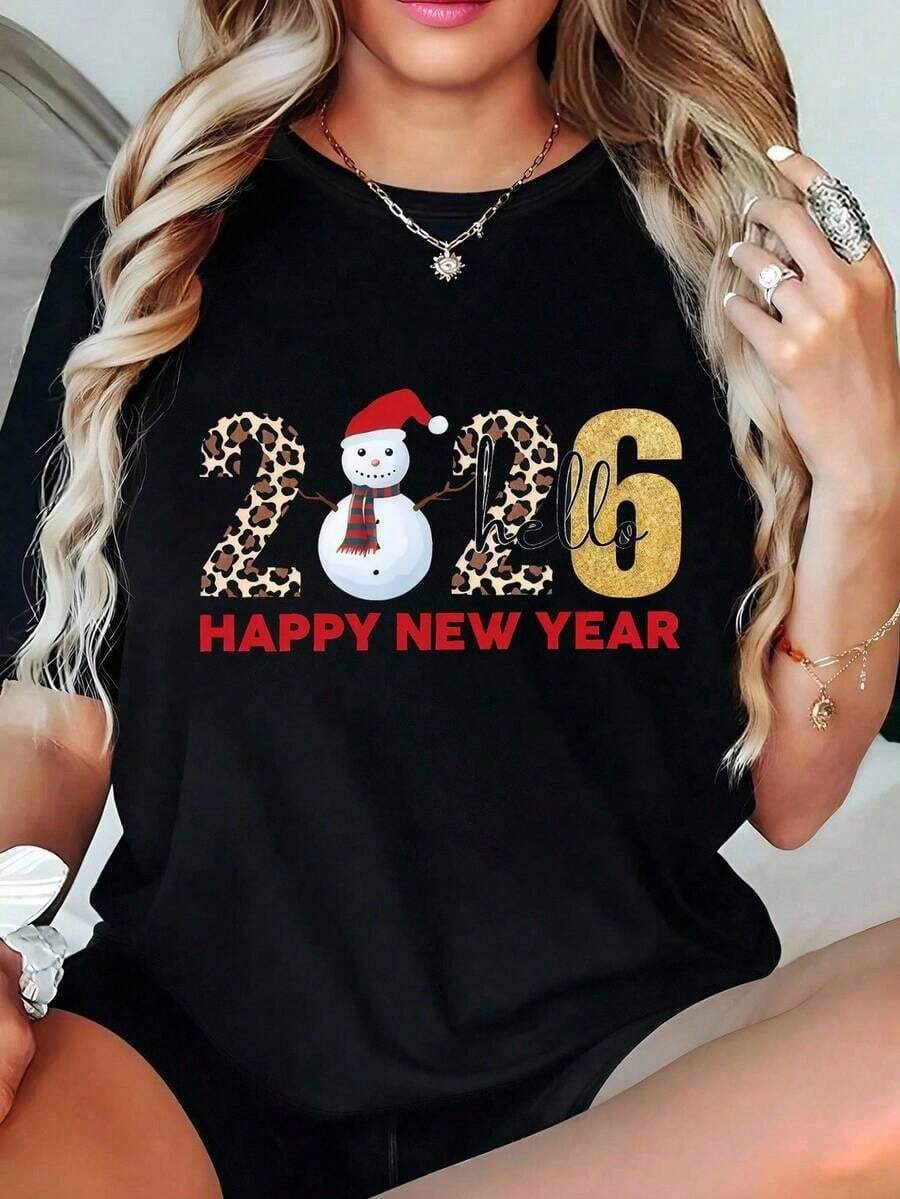 Camiseta con Hello 2026 y mu?eco de nieve, estampado moderno y navide?o Camiseta casual de manga corta de algodón puro y suave, 220 gramos por metro cuadrado - Negro - Ver 1