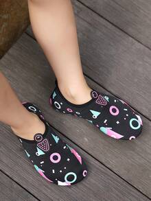 1双儿童透气网布印花水鞋，防滑耐磨薄底，适合沙滩、戏水、瑜伽、室内外活动，春夏款 - 黑色 - 查看 3