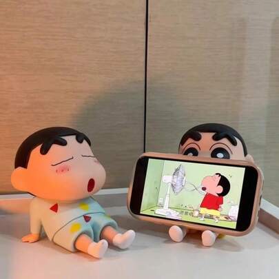 CRAYON SHINCHAN 1个可爱蜡笔小新桌面摆件，蜡笔小新懒洋洋的手机支架，塑料摆件，手机支架（略有瑕疵）