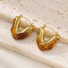 Retro-Style Maillard Resin V-Shaped Thick Earrings, Stainless Steel Hypoallergenic Studs, Suitable For Fashionable Women To Wear Every Day, And Suitable For Various Parties And Occasions. - Geometric Shapes - View 4