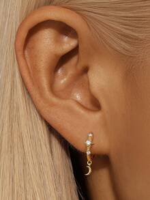 EleRunis 1 قطعة أقراط مطرزة من الفضة الإسترليني عيار 925 بتصميم غير متماثل لنجمة البحر والسمكة الذهبية، مناسبة للارتداء اليومي، الزفاف، الحفلات، الخطوبة، الأعياد، عيد الحب وغيرها من المناسبات