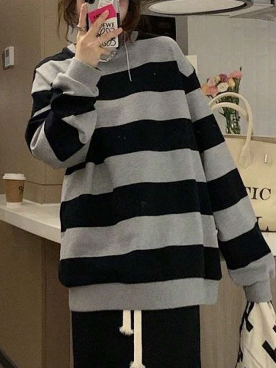 Sudadera vintage de manga larga a rayas para mujer, prenda de otoño, estilo ligero, corte holgado, cuello redondo estilo coreano. - Negro - Ver 1