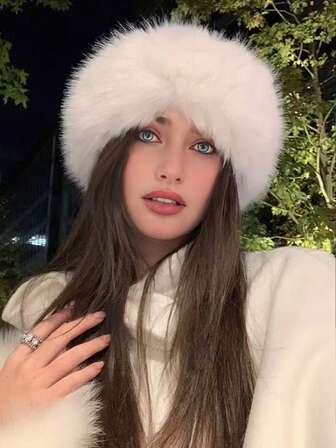 Winter Plush Fashion Gradient Faux Fur Bucket Hats ,Women Thick Warm Fluffy Fox Fur Luxury Panama Bucket Hat.