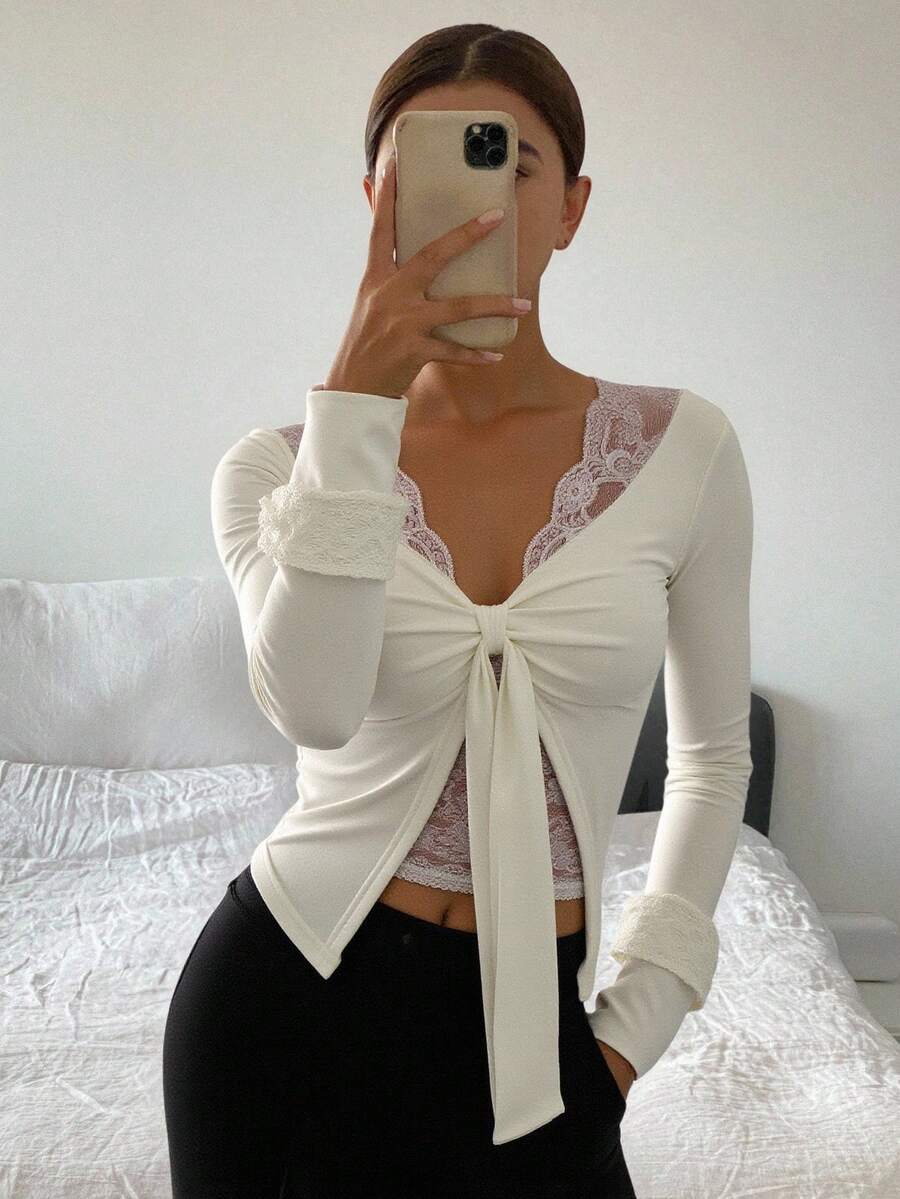 Livesso 女士V领蕾丝拼接修身长袖系带设计休闲性感T恤 - 白色 - 查看 1