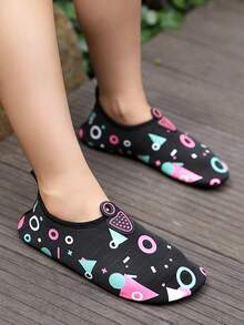 1双儿童透气网布印花水鞋，防滑耐磨薄底，适合沙滩、戏水、瑜伽、室内外活动，春夏款 - 黑色 - 查看 4