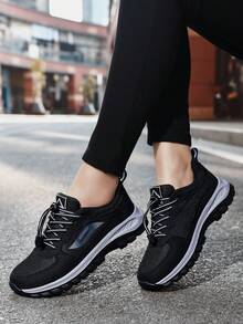 女士步行鞋，夏季网面透气黑色户外运动徒步鞋，轻便舒适跑步鞋，一脚蹬