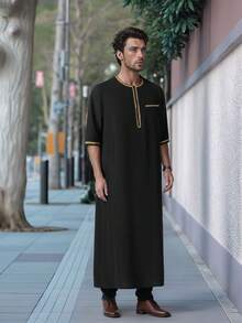 Man's Arabian Robe With Pockets With Contrasting Gold Edges. The Fabric Is Skin Friendly And Soft, Suitable For Daily Occasions