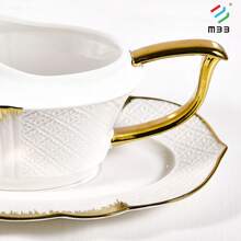 MBB 15盎司陶瓷酱汁船带沥水架，一套，含托盘，适用于沙拉酱、奶精、肉汁、黑胡椒等；优雅浮雕酱汁碗带托盘和大把手，非常适合盛放火鸡肉汁、沙拉酱、奶精、牛奶、肉汤等；白色款可用于微波炉和洗碗机，金色款不建议用于微波炉。 - 彩色 - 查看 11