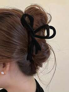 1pc Women's Solid Color Autumn/Winter Flocked Bow Tie Ribbon Flocked Hollow Big Hair Clip, Elegant Sweet Fashion Campus Match, Suitable For Party, Ball, Daily Matching Women Hair Claw Hair Clutch Winter Hair Accessories - Black - View 2