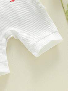 Mono de manga corta para niña con estampado de béisbol y letras, cuello redondo acanalado y diadema con lazo - Blanco - Ver 6