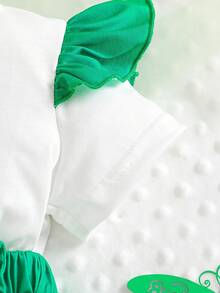 可爱女婴圣帕特里克节套装，三叶草和幸运字母印花荷叶边短袖连衣裙 + 配套发带 - 綠色 - 查看 4
