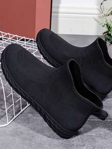 女士时尚短款防水加厚雨靴，四季皆宜，户外工作、钓鱼、塑料制品等均可穿着，保暖防滑，韩版风格