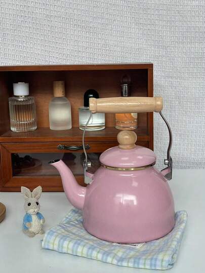 Esta cafetera rosa y femenina es adecuada para cocinas del hogar y se puede calentar sobre una llama abierta. Es perfecta para usar como cafetera y tetera en reuniones festivas o como decoración de mesa. También es un calentador de manos esencial para acampar y picnics al aire libre en invierno, y hace un gran regalo para amigos, familiares y madres.