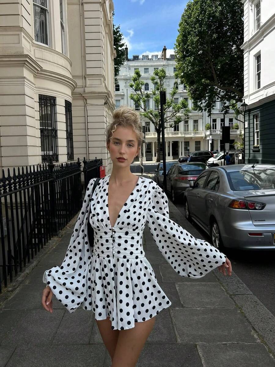 VIBEWAVE 2026 法式优雅波点泡泡袖连衣裙，性感深V褶皱腰A字连衣裙（女款） - 白色 - 查看 1