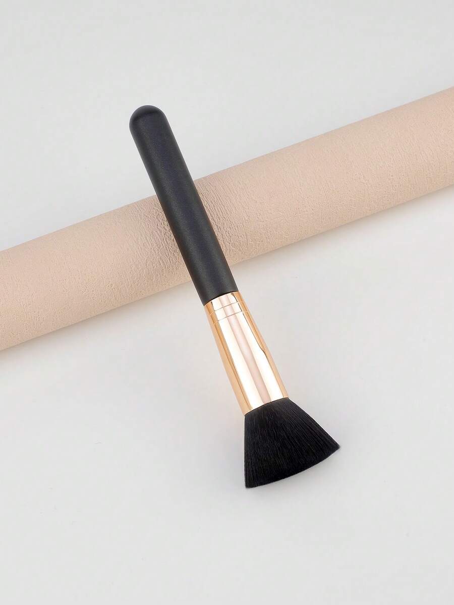 1pc Flat Foundation Brush, Wooden Handle, Black Synthetic Bristles, Suitable For Liquid And Cream Cosmetics, Professional Foundation Brush, Makeup Tool - Black - View 1