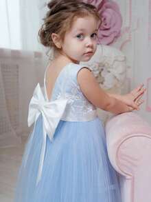 Young Girl With Blue Lace Long Skirt And Elegant Dress, With Large Bow Decoration On The Back, Suitable For Flower Children's Weddings, Birthday Parties, Hosts, Stage Performances And Other Important Occasions. The Skirt Is Very Noble. After Wearing It, The Little Girl Is Very Cute And Elegant. - Blue - View 2