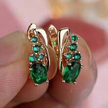 A Set Of Golden Teardrop-Shaped Earrings Featuring Green Stones, Designed For Teenager, Made With Synthetic Synthetic ​   , Perfect For Wedding Jewelry., For Teenager - 綠色 - 查看 6