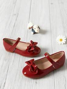 Giày bệt Mary Jane cho trẻ em, có nơ trang trí, dây buộc điều chỉnh được, thoải mái và đa năng, phù hợp cho đi học hàng ngày, các hoạt động ngoài trời thường ngày và các bữa tiệc ngày lễ. - Màu Đỏ Sâu - Xem 11