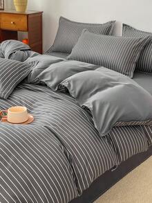 灰色条纹四件套床上用品（1个被套、2个枕套、1个床单），简约优雅风格，无填充，亲肤舒适，适用于单人/双人床，四季皆宜。