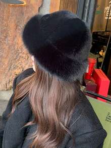 Winter Plush Fashion Gradient Faux Fur Bucket Hats ,Women Thick Warm Fluffy Fox Fur Luxury Panama Bucket Hat.