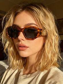 1pc Asymmetrical Small Frame Fashion Glasses, Polygon Unique Street Style Fashion Glasses For Women - Leopard Gray - View 3