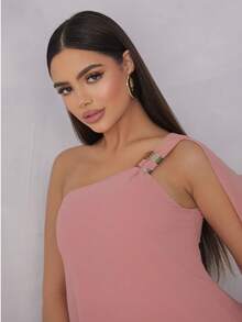 Elegant One-Shoulder Chiffon Party Dress With Detail, Perfect For A Bridesmaid At A Daytime Wedding. - 乾枯玫瑰色 - 查看 2