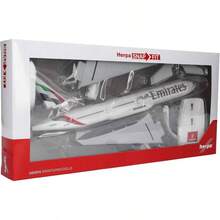 Snap - Fit 777 - 300ER - New 2023 Colors, Miniatura a Escala 1: 200, Coleccionable, Modelo con Soporte, plstico - inicial - Ver 5