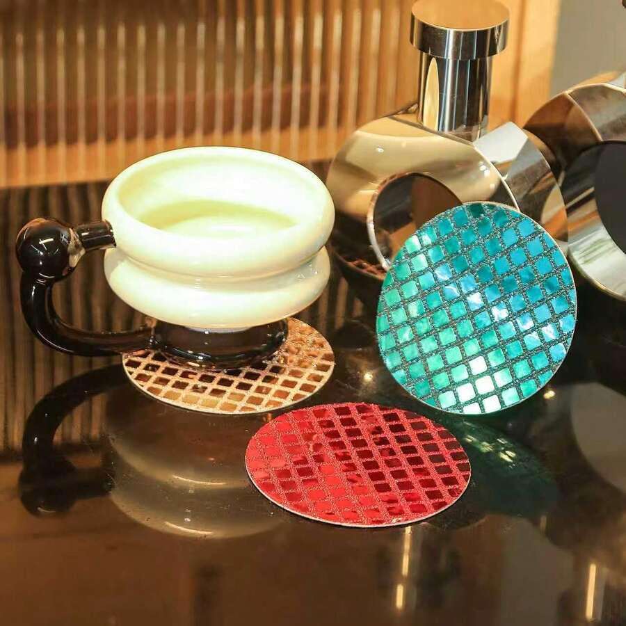 1pc/2pcs/4pcs Valentine's Day Fashionable Mirror Trays, Disco Trays, Ashtray Pads - These Exquisite Trays Are Made Of PVC Material, Washable, Easy To Clean, Wipeable, Anti-Slip, Heat-Resistant, Suitable For Restaurants, Hotels, Nightclubs And Enthusiastic Parties, Festival Decoration Occasions. - Multicolor - View 1