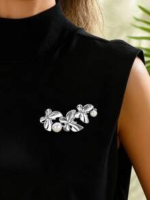 1Pc Elegant Butterfly Brooch Pins With Faux Pearl, Wardrobe Malfunction Prevention Brooch, Cardigan Buckle Collar Clip Pin, Dress Brooch, Women's Jewelry Fashion Accessories, Mother's Day Gifts, Valentine's Day Gifts, Christmas Gifts - Butterfly - View 2