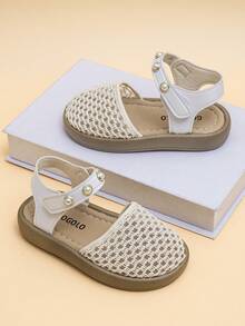 2025新款米色轻盈奢华珍珠女童凉鞋，米色网眼透气材质，可调节珍珠绑带，宽楦防滑软底平底凉鞋，甜美风格，夏季必备单品 - 米色 - 查看 7