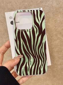 Casing/Pelindung Ponsel Slim Chic Silver dengan Motif Garis-Garis, Bulu, dan Pusaran Cat Air, Kompatibel dengan iPhone 15 Pro Max, XS Max, 11, 12, 13, 16, 15, 16 Plus, 16 Pro Max, Galaxy. Tahan Air, Tahan Guncangan, Anti Jatuh, dan Tahan Gores. - Cetakan zebra - View 4
