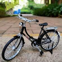 精致复古合金自行车模型摆件，DIY自行车装饰，迷你自行车摆件，非常精美的收藏品，家居装饰，办公装饰，新年装饰。也是一份很棒的新年礼物。（由于光线原因，可能存在色差；自行车上的字母以及气筒的款式和颜色随机。）