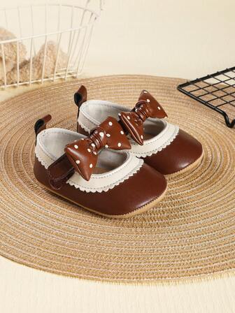 1 par de zapatos tipo Mary Jane planos, versátiles y casuales con diseño de lazo y cierre de gancho y bucle, adecuados para niñas y primavera