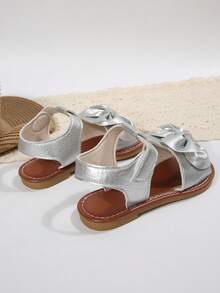 2026夏季新款儿童凉鞋，时尚百搭，圆头平底，防滑，魔术贴，银色蝴蝶、彩虹、爱心图案，可爱沙滩凉鞋 - 銀色 - 查看 5