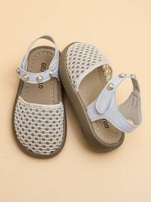 2025新款米色轻盈奢华珍珠女童凉鞋，米色网眼透气材质，可调节珍珠绑带，宽楦防滑软底平底凉鞋，甜美风格，夏季必备单品 - 米色 - 查看 4