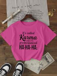 Camiseta de manga corta casual con cuello redondo y estampado de la frase "For Karma" para mujer de talla grande - Tejido elástico y cómodo, lavable a máquina, apta para usar en cualquier época del año. Diseño alegre y tela opaca